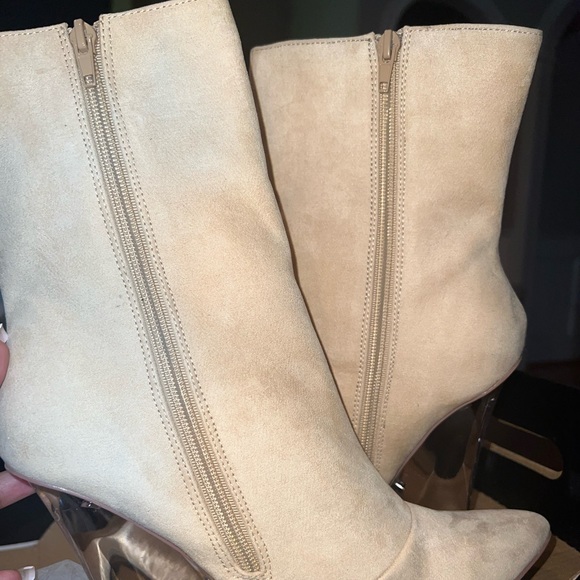 Tan ankle wedge bootie! Size 11- works with 10 - Picture 6 of 9